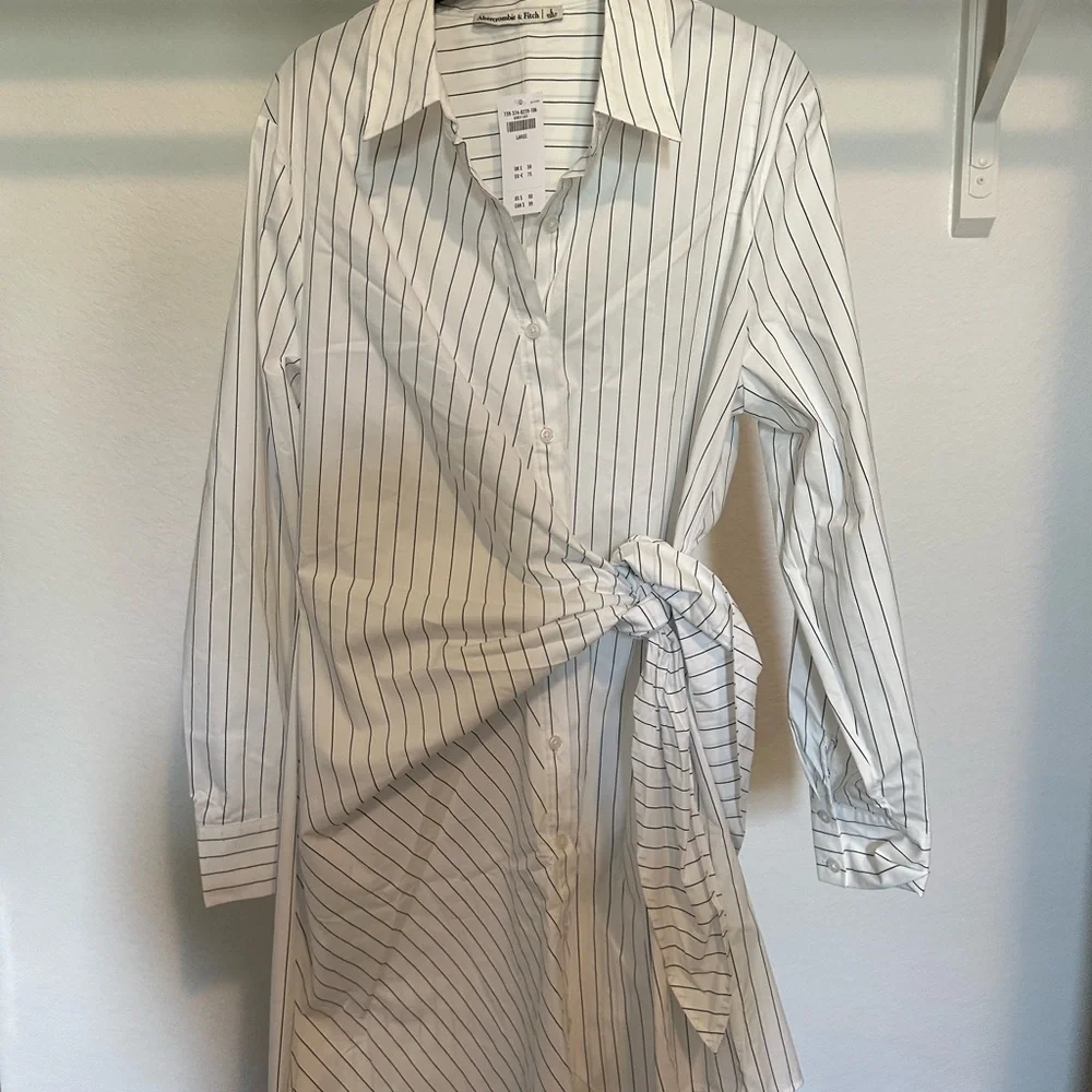 Abercrombie & Fitch Line Sleeve Wrap Shirt Dress - Picture 9 of 9